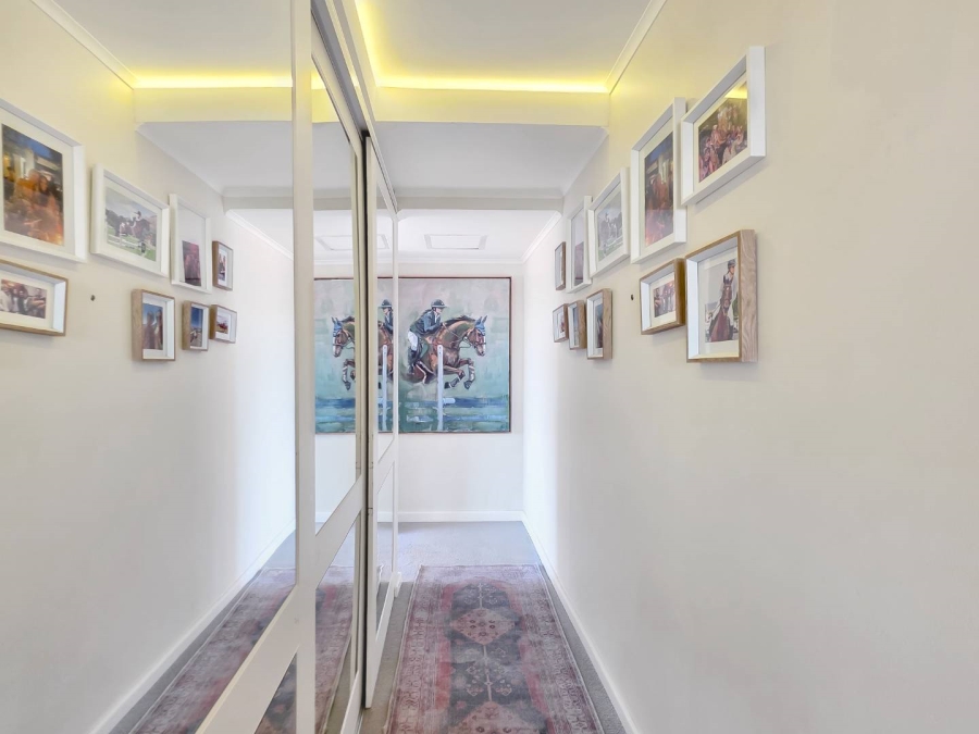 2 Bedroom Property for Sale in Sea Point Western Cape